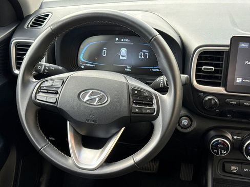Used 2026 Hyundai Venue SEL FWD image 13