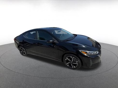 Used 2025 Nissan Sentra SV image 2