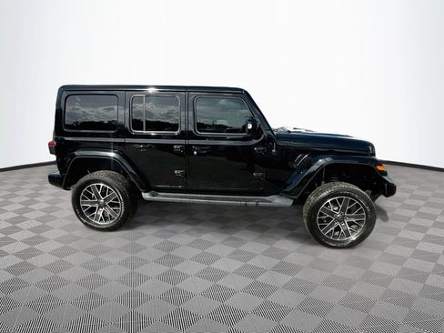 Used 2023 Jeep Wrangler Unlimited Sahara AWD/4WD image 5