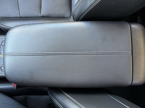 Used 2023 GMC Terrain SLT image 18