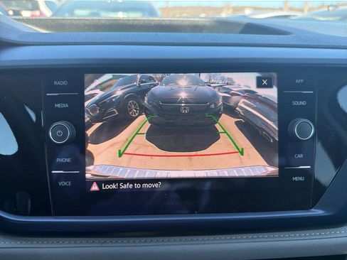 Used 2023 Volkswagen Taos SE w/ Panoramic Sunroof Package AWD/4WD image 30