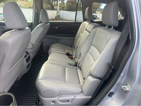 Used 2019 Honda Pilot Touring image 16