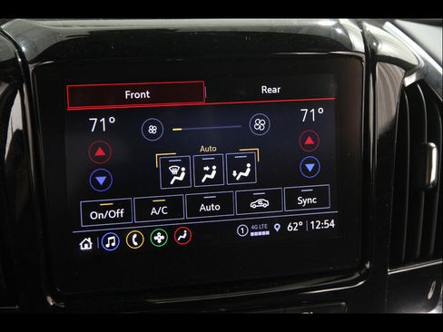 Used 2023 Chevrolet Traverse LT image 13