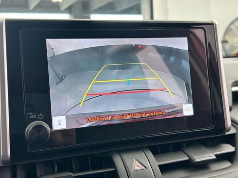 Used 2025 Toyota RAV4 XLE AWD/4WD image 18