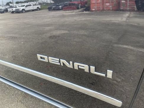 Used 2020 GMC Yukon Denali w/ Denali Ultimate Package AWD/4WD image 12