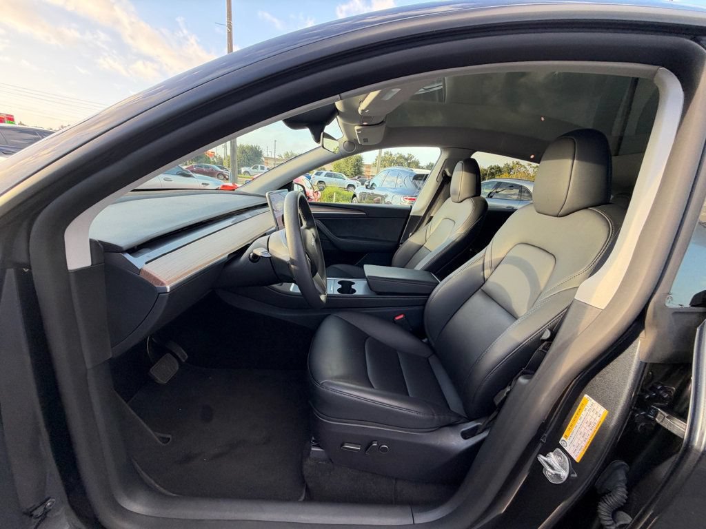 Used 2025 Tesla Model Y Long Range RWD image 10