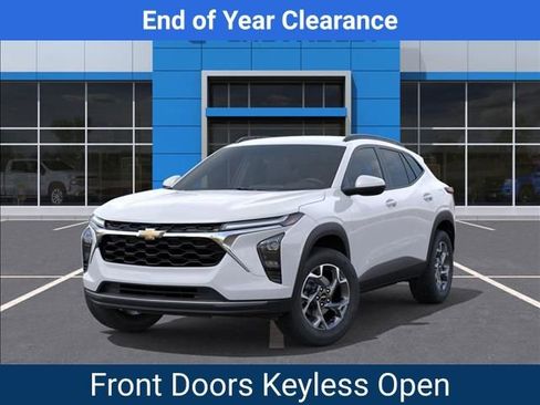 New 2025 Chevrolet Trax LT w/ Driver Confidence Package image 6