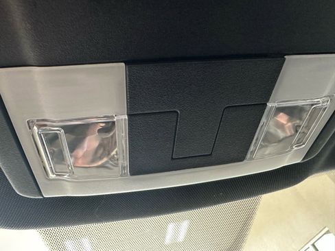 Certified 2019 Ford Explorer FWD image 35