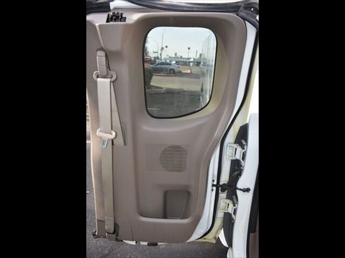Used 2016 Nissan Frontier SV RWD image 32
