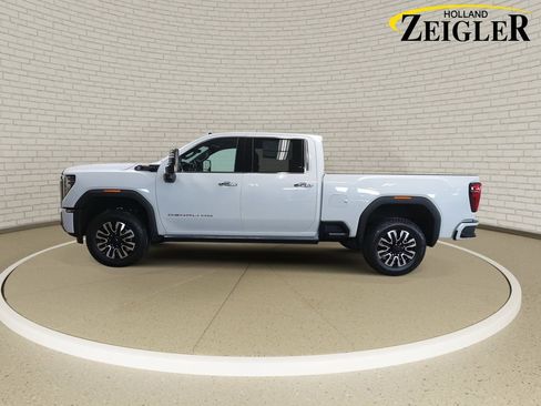 New 2026 GMC Sierra 2500 Denali Ultimate AWD/4WD image 8