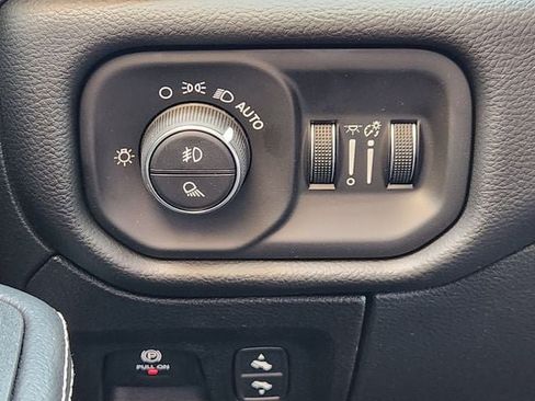 New 2026 RAM 1500 Laramie AWD/4WD image 19