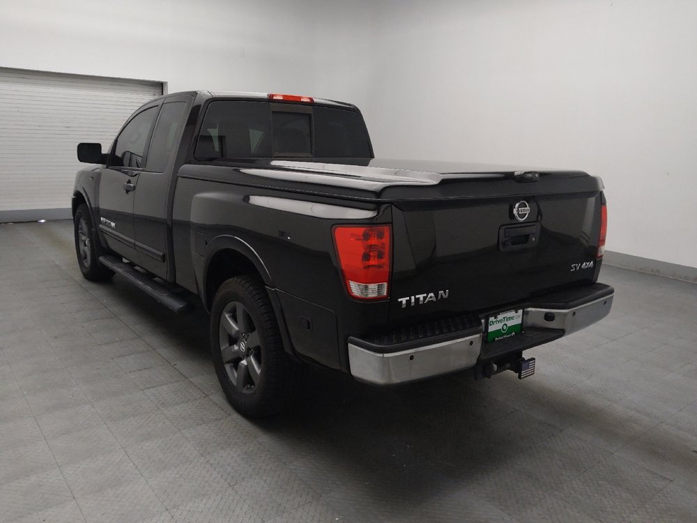Used 2015 Nissan Titan SV w/ SV Value Truck Package AWD/4WD image 5