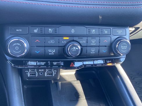 Certified 2024 Dodge Durango GT image 37