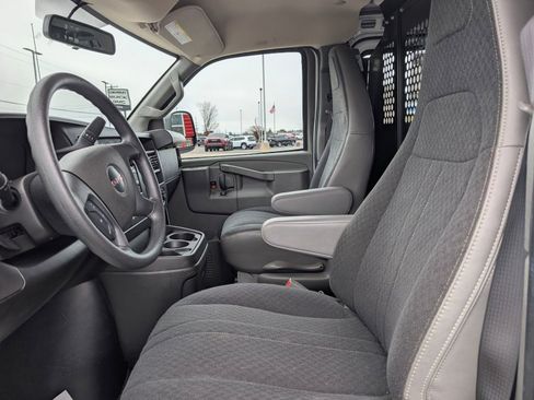 Used 2024 GMC Savana 2500 w/ Driver Convenience Package image 8