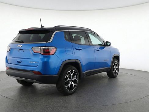 Used 2025 Jeep Compass Limited AWD/4WD image 9