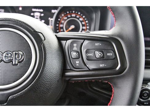 Used 2024 Jeep Wrangler Unlimited Rubicon image 23