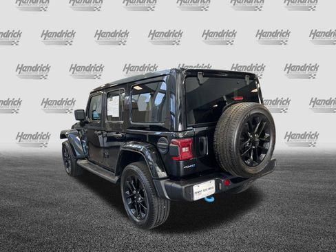 Used 2022 Jeep Wrangler Unlimited Sahara w/ Cold Weather Group image 8