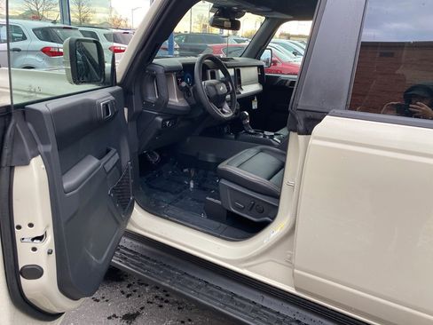 New 2025 Ford Bronco Outer Banks image 16