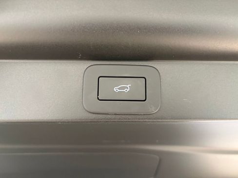 Used 2025 Land Rover Range Rover SE AWD/4WD image 22