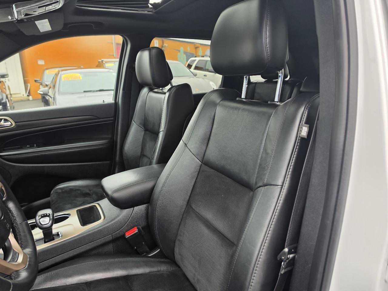 Used 2015 Jeep Grand Cherokee Altitude AWD/4WD image 14
