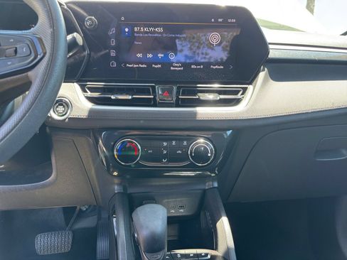 Used 2025 Chevrolet Blazer LT FWD image 20