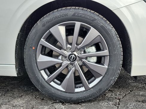 New 2026 Nissan Sentra SL w/ Floor Mat Package FWD image 5