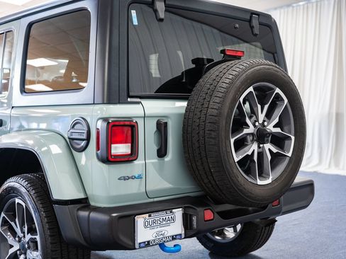 Used 2024 Jeep Wrangler Unlimited AWD/4WD image 5