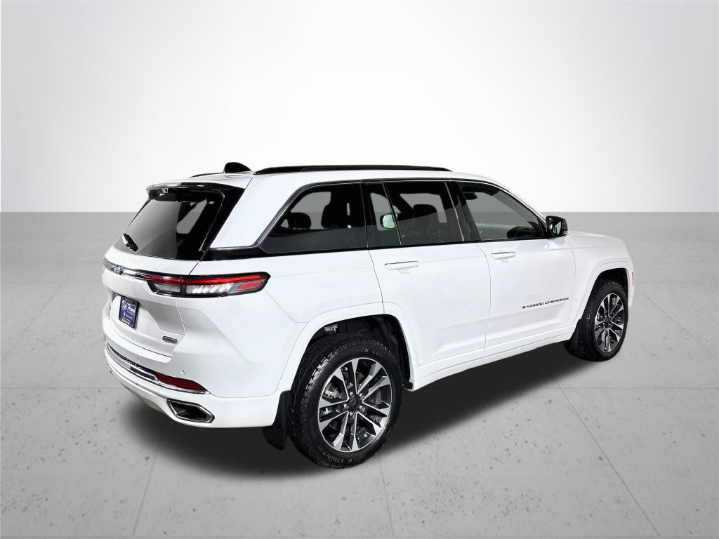 Used 2023 Jeep Grand Cherokee Overland w/ Advanced Protech Group III AWD/4WD image 6