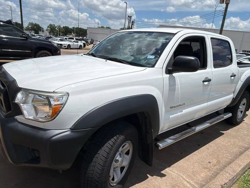 Used 2015 Toyota Tacoma PreRunner w/ Convenience Package RWD image 4
