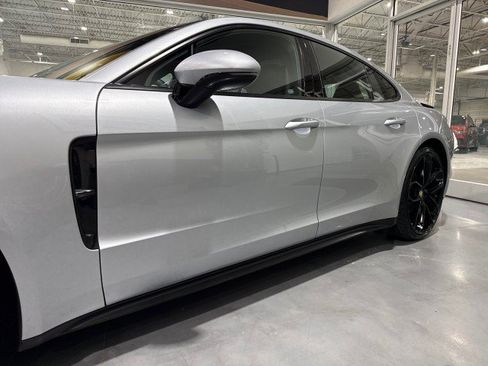 Used 2018 Porsche Panamera RWD image 27