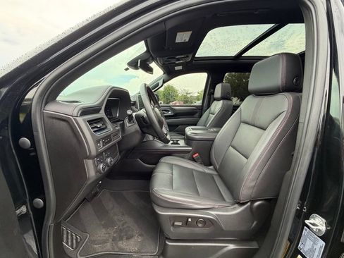 Used 2023 Chevrolet Suburban RST AWD/4WD image 2