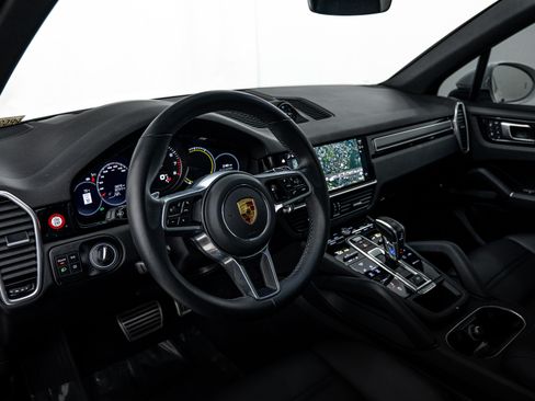 Certified 2023 Porsche Cayenne S Platinum image 13