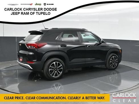 Used 2025 Chevrolet TrailBlazer LT AWD/4WD image 3