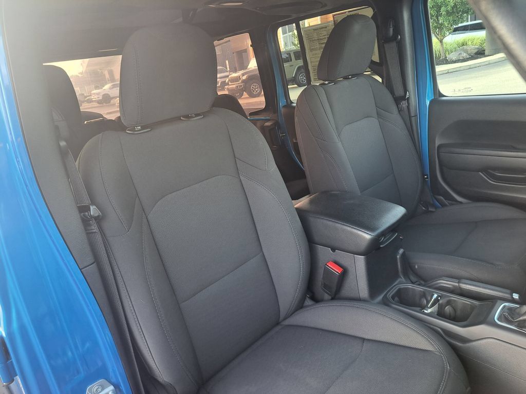 Used 2023 Jeep Wrangler Unlimited Sport AWD/4WD image 33