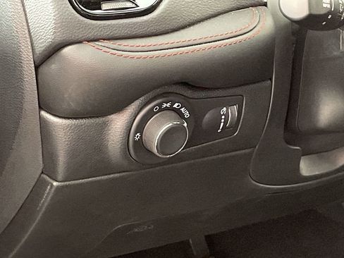 Used 2025 Dodge Durango GT image 12