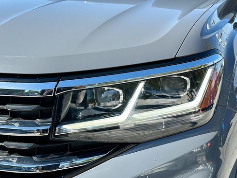 Used 2022 Volkswagen Atlas Cross Sport SEL Premium R-Line image 32