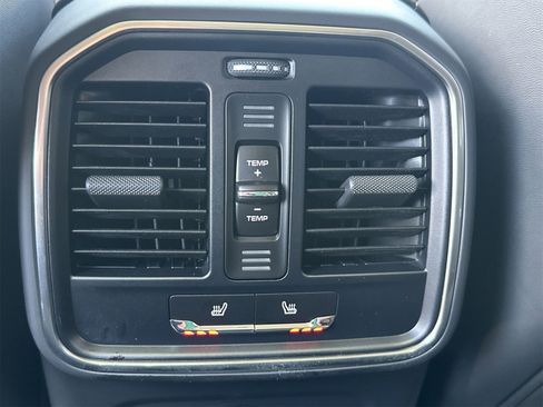 New 2025 Porsche Macan image 15