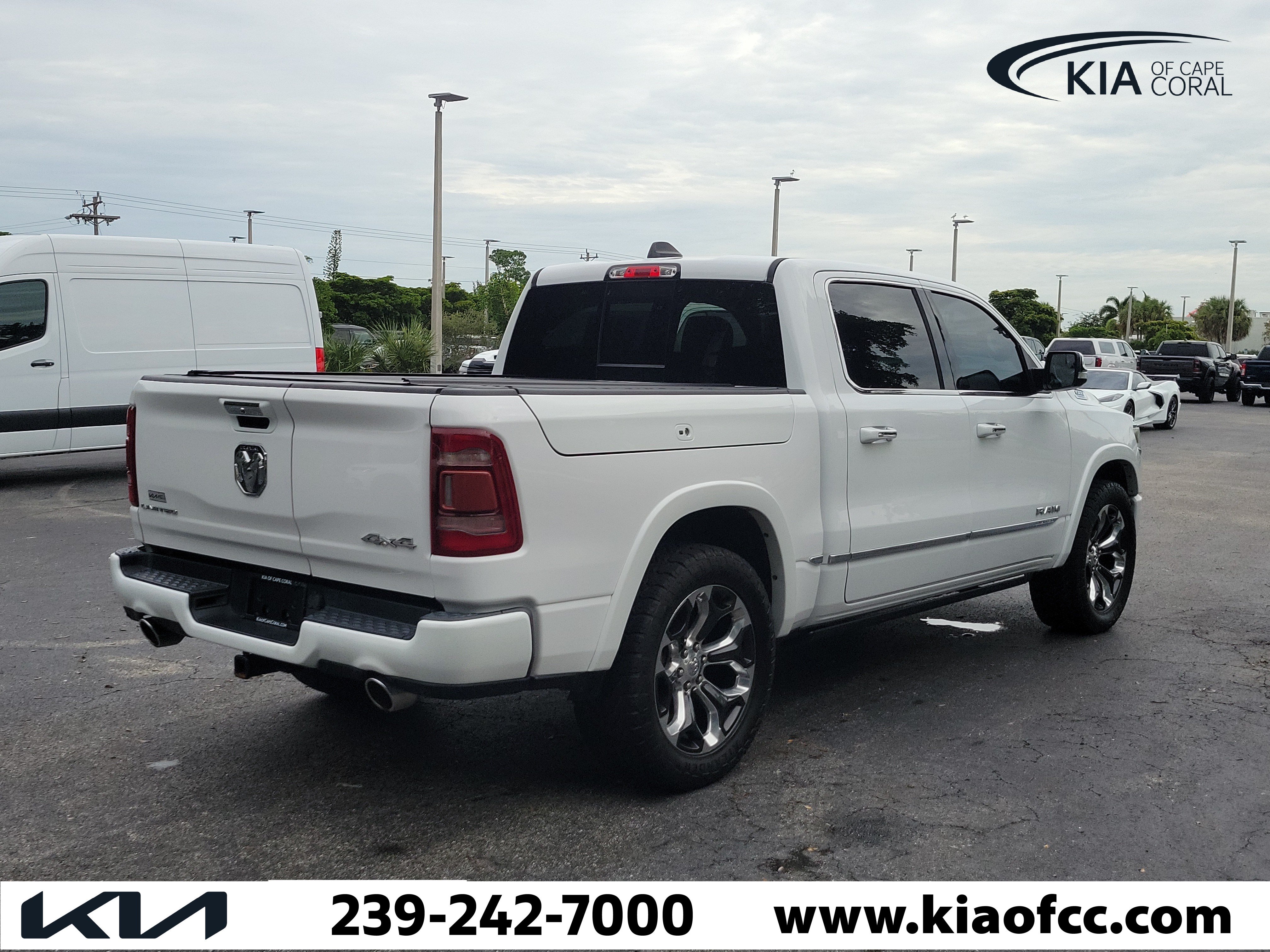 Used 2022 RAM 1500 Limited w/ Body Color Bumper Group AWD/4WD image 6