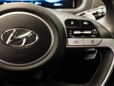 Used 2023 Hyundai Tucson Limited AWD/4WD image 16