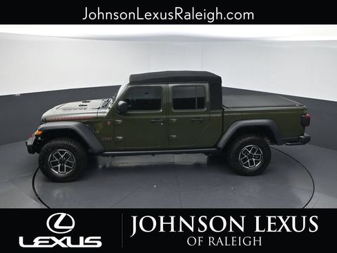 Used 2024 Jeep Gladiator Rubicon w/ Convenience Group AWD/4WD image 31
