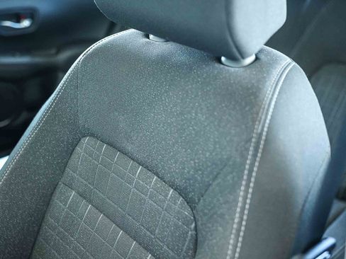 Used 2025 Honda HR-V LX image 30