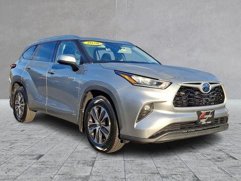 Used 2020 Toyota Highlander XLE image 2