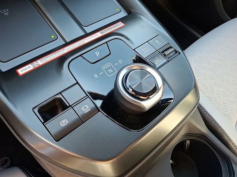 New 2026 Subaru Solterra Limited image 15