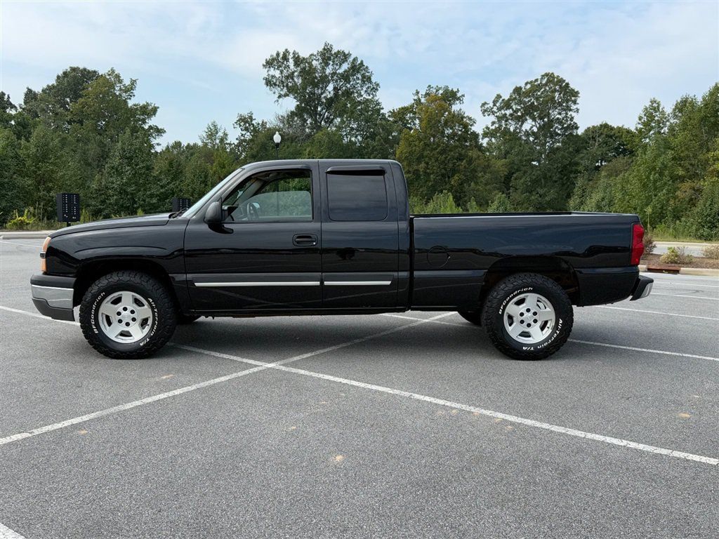 Used 2003 Chevrolet Silverado 1500 LS w/ Off-Road Package AWD/4WD image 2