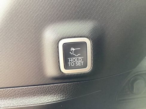 New 2025 Jeep Grand Cherokee Limited w/ Black Appearance Package image 16