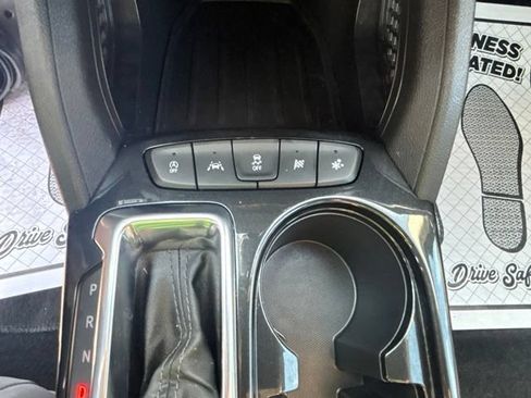 Used 2021 Chevrolet TrailBlazer LT w/ Premium Seating Package FWD image 11