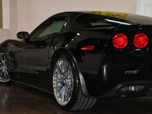 Used 2011 Chevrolet Corvette ZR1 w/ Preferred Equipment Group RWD image 55