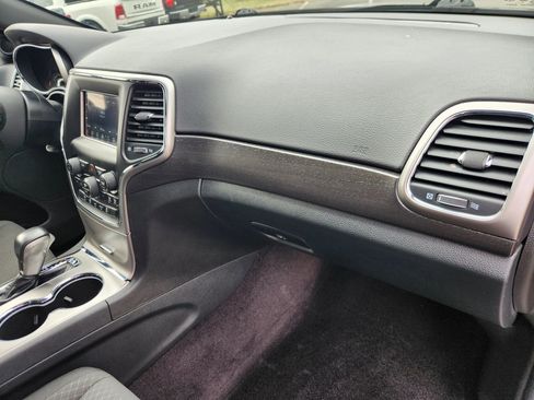 Used 2018 Jeep Grand Cherokee Laredo image 35