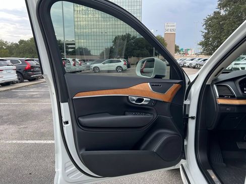 Certified 2023 Volvo XC90 B5 Plus w/ Protection Package AWD/4WD image 14
