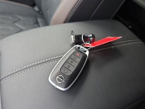 New 2026 Nissan Pathfinder Platinum image 34